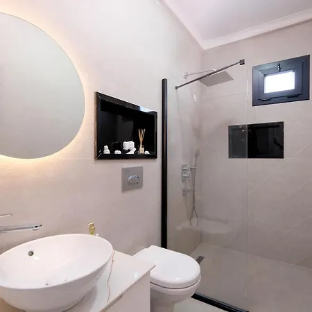 Villa Genis Aileler Icin Korunakli *